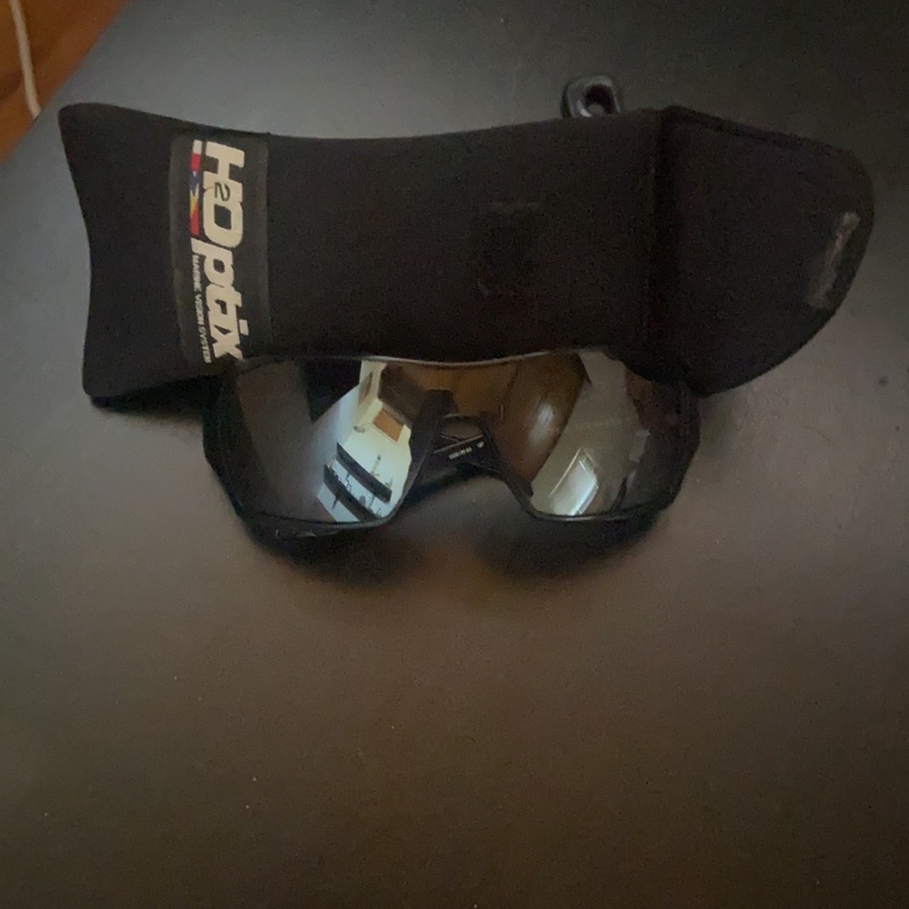 Oakley offshoot sunglasses